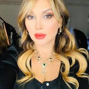 Meet your Posher, Оксана